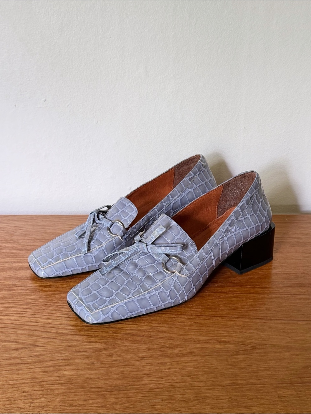 L'INTERVALLE Croc-Embossed Square Toe Loafers in Lilac/Blue